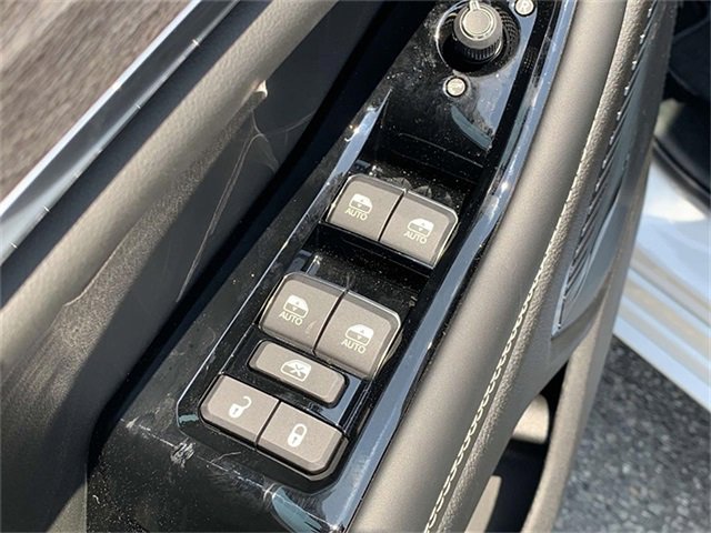 New 2024 Jeep Grand Cherokee Overland image 8