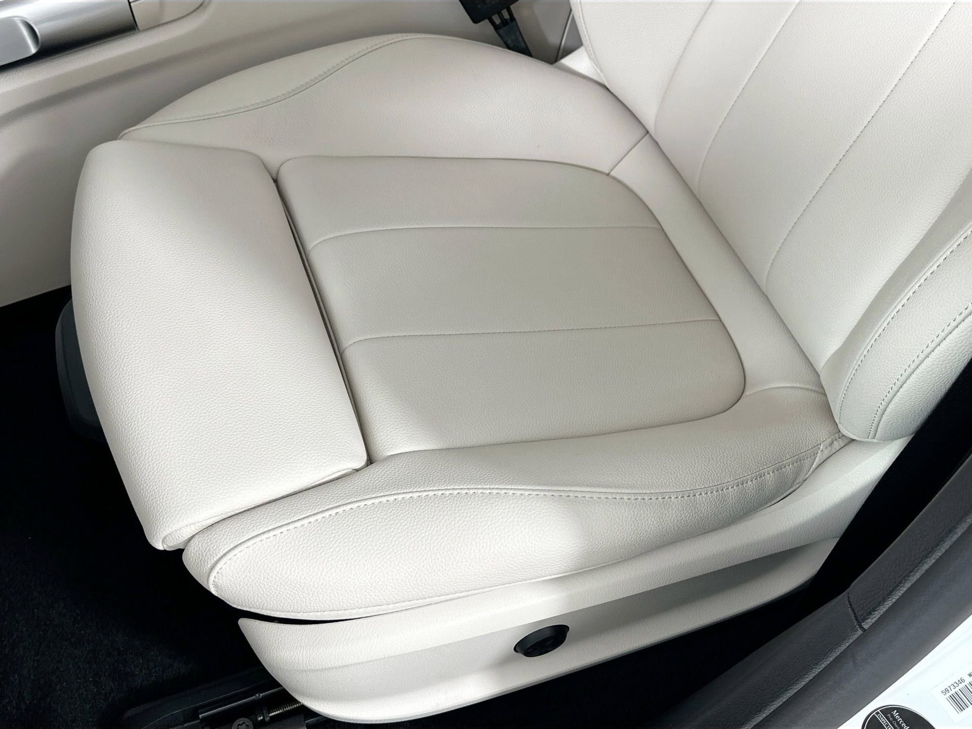 Certified 2024 Mercedes-Benz EQB 300 4MATIC image 20