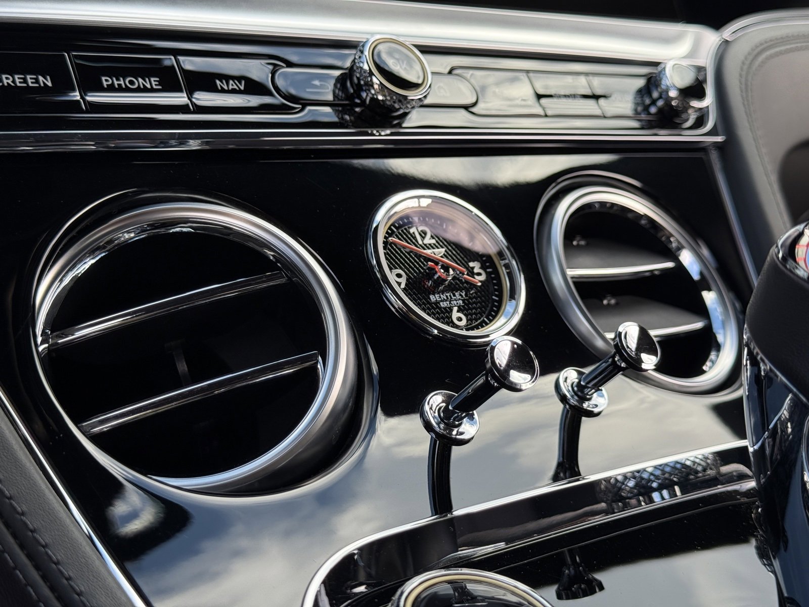 Used 2021 Bentley Continental GT image 23