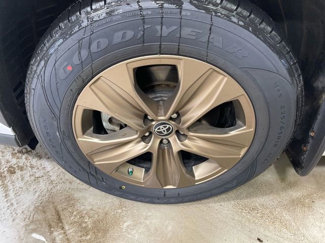 Used 2023 Toyota Highlander Bronze Edition AWD/4WD image 10