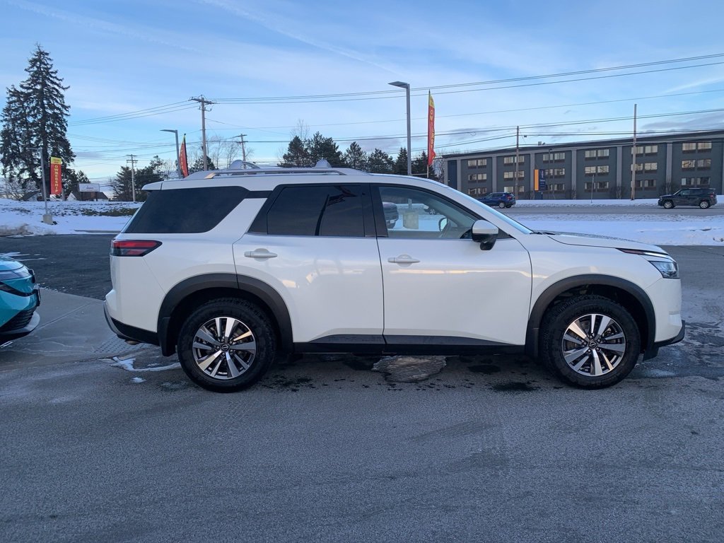 Used 2023 Nissan Pathfinder SL image 8