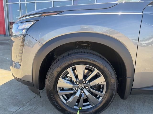 New 2026 Nissan Pathfinder SV image 7