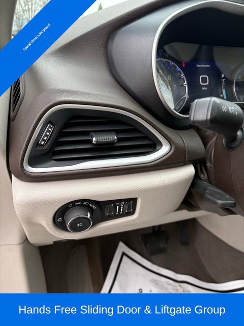 Used 2020 Chrysler Pacifica Touring-L Plus image 13