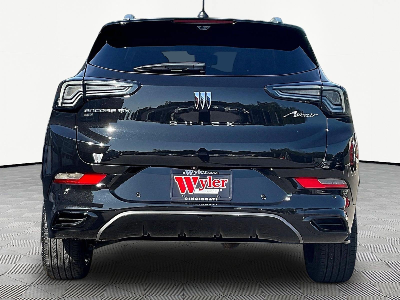 Used 2024 Buick Encore GX Avenir w/ Avenir Technology Package AWD/4WD image 5