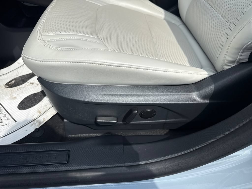 Used 2025 Ford Mustang Mach-E Premium AWD/4WD image 31