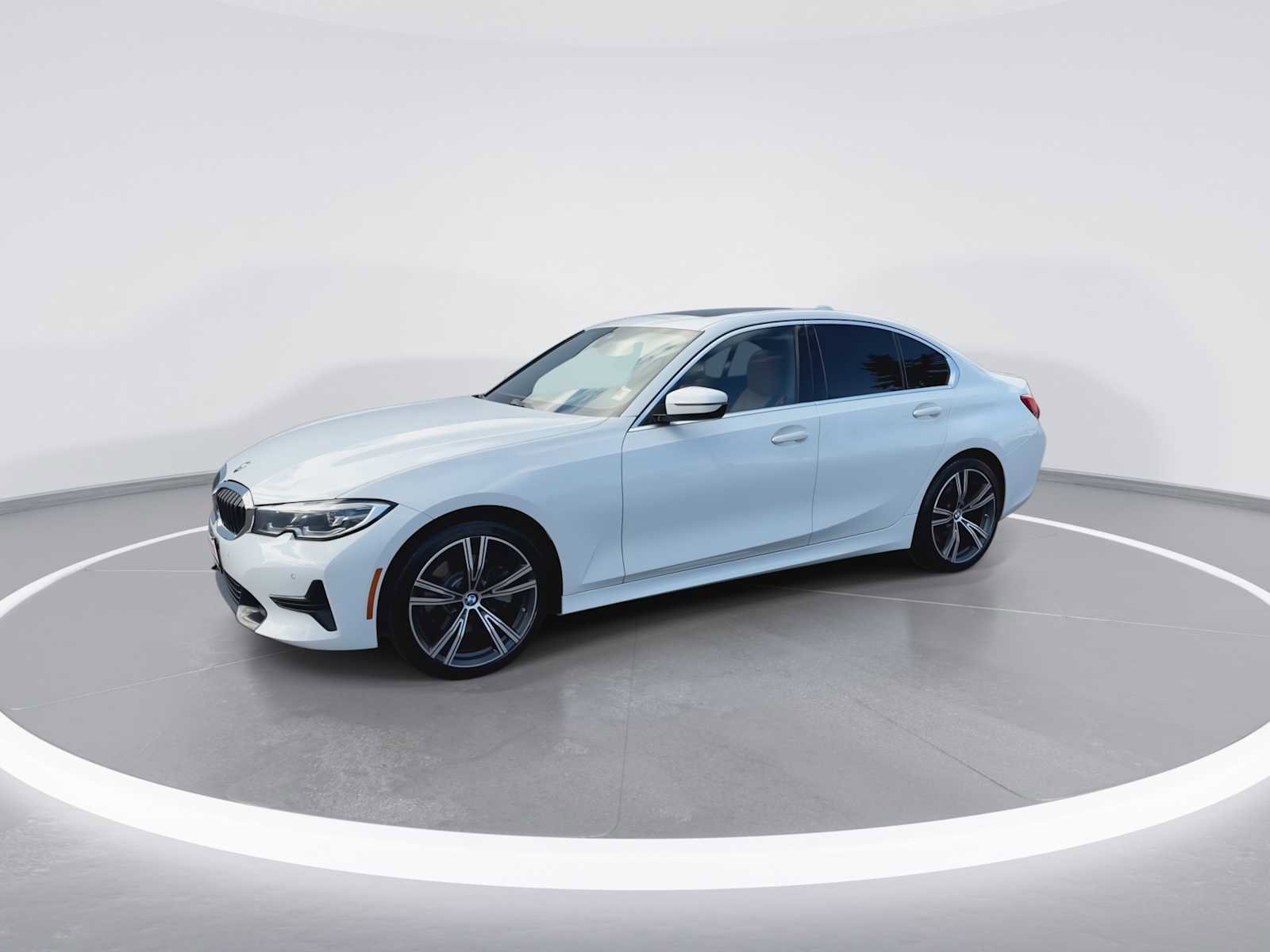 Used 2020 BMW 330i xDrive Sedan w/ Convenience Package image 4