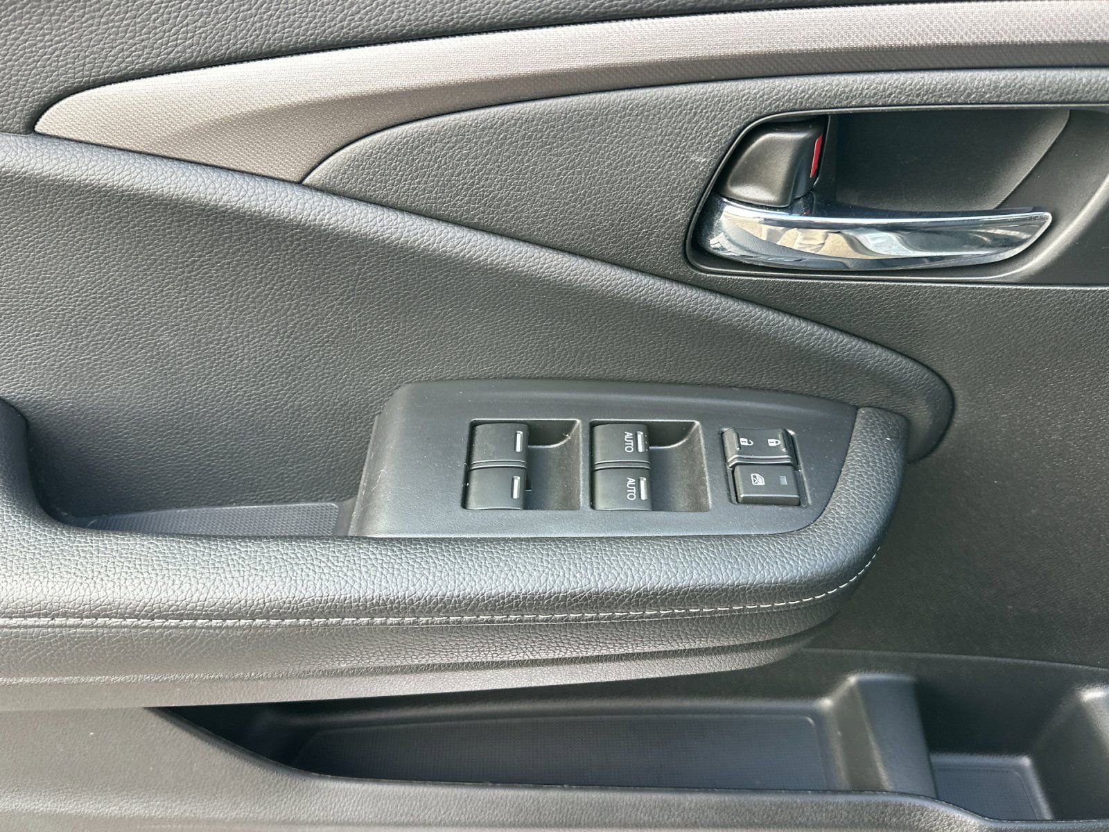 Used 2024 Honda Ridgeline Sport image 11