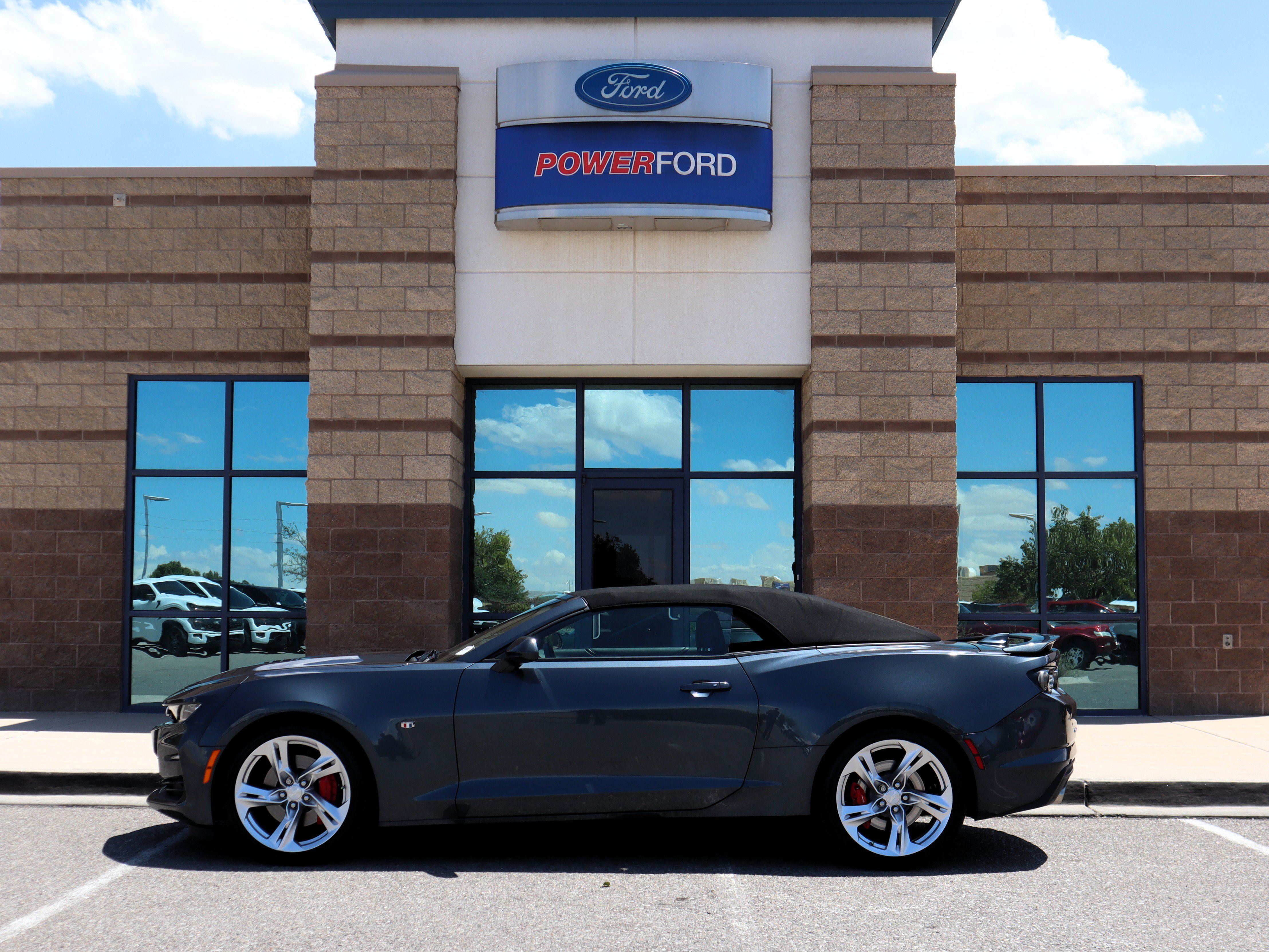 Used 2022 Chevrolet Camaro SS RWD image 9