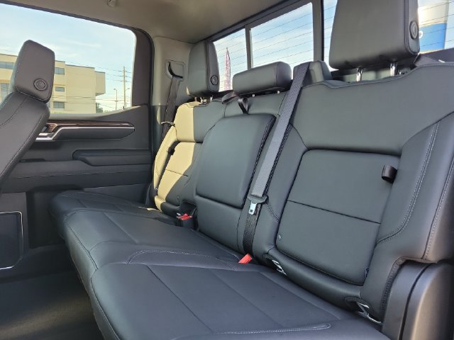 Used 2026 Chevrolet Silverado 1500 LT Trail Boss w/ Safety Package AWD/4WD image 17