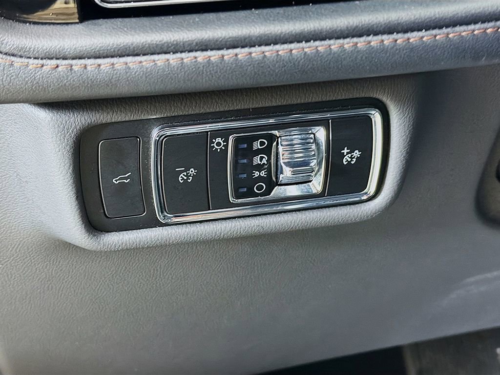 Used 2024 Lincoln Aviator Reserve AWD/4WD image 32