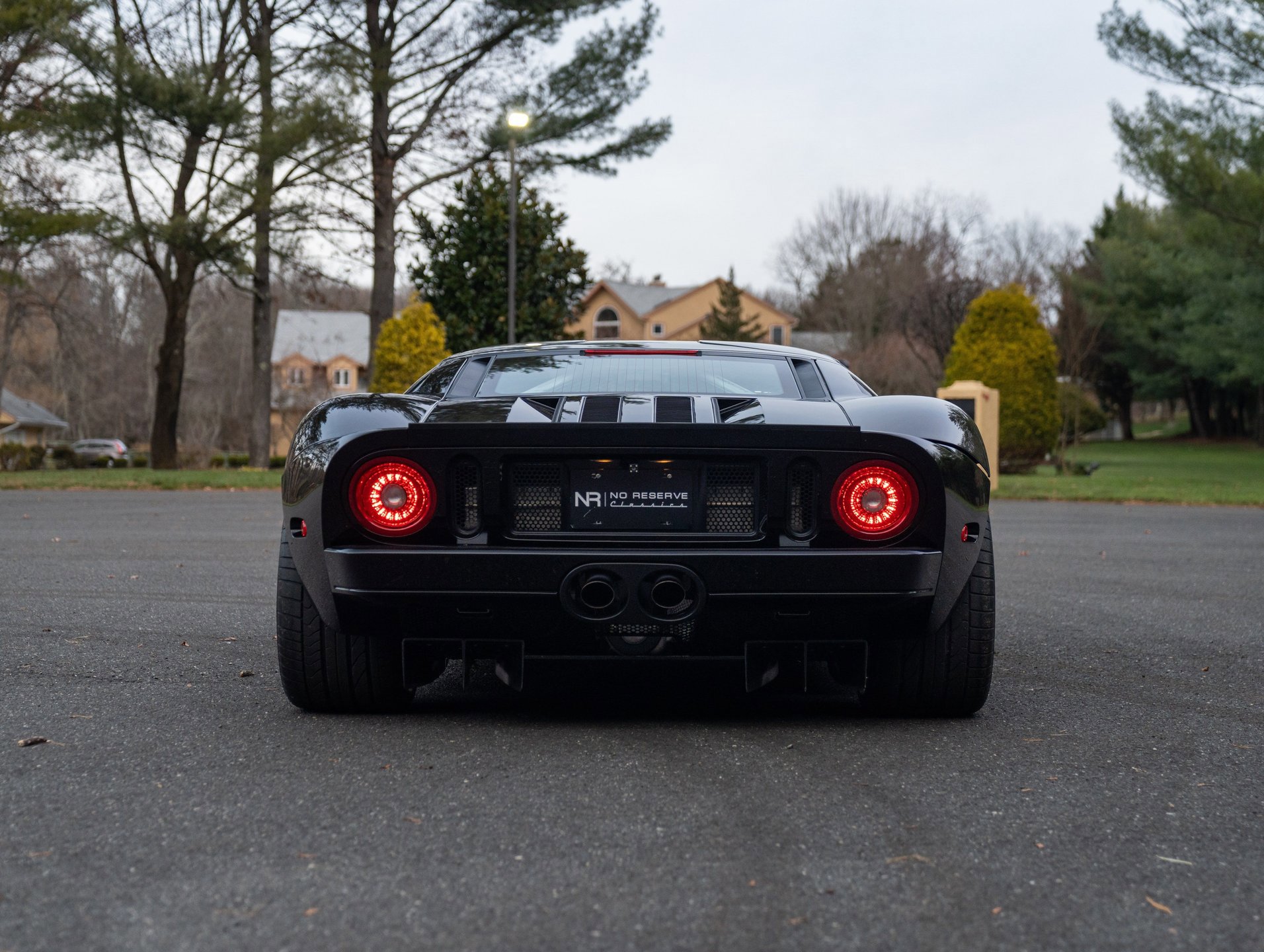 Used 2005 Ford GT image 9