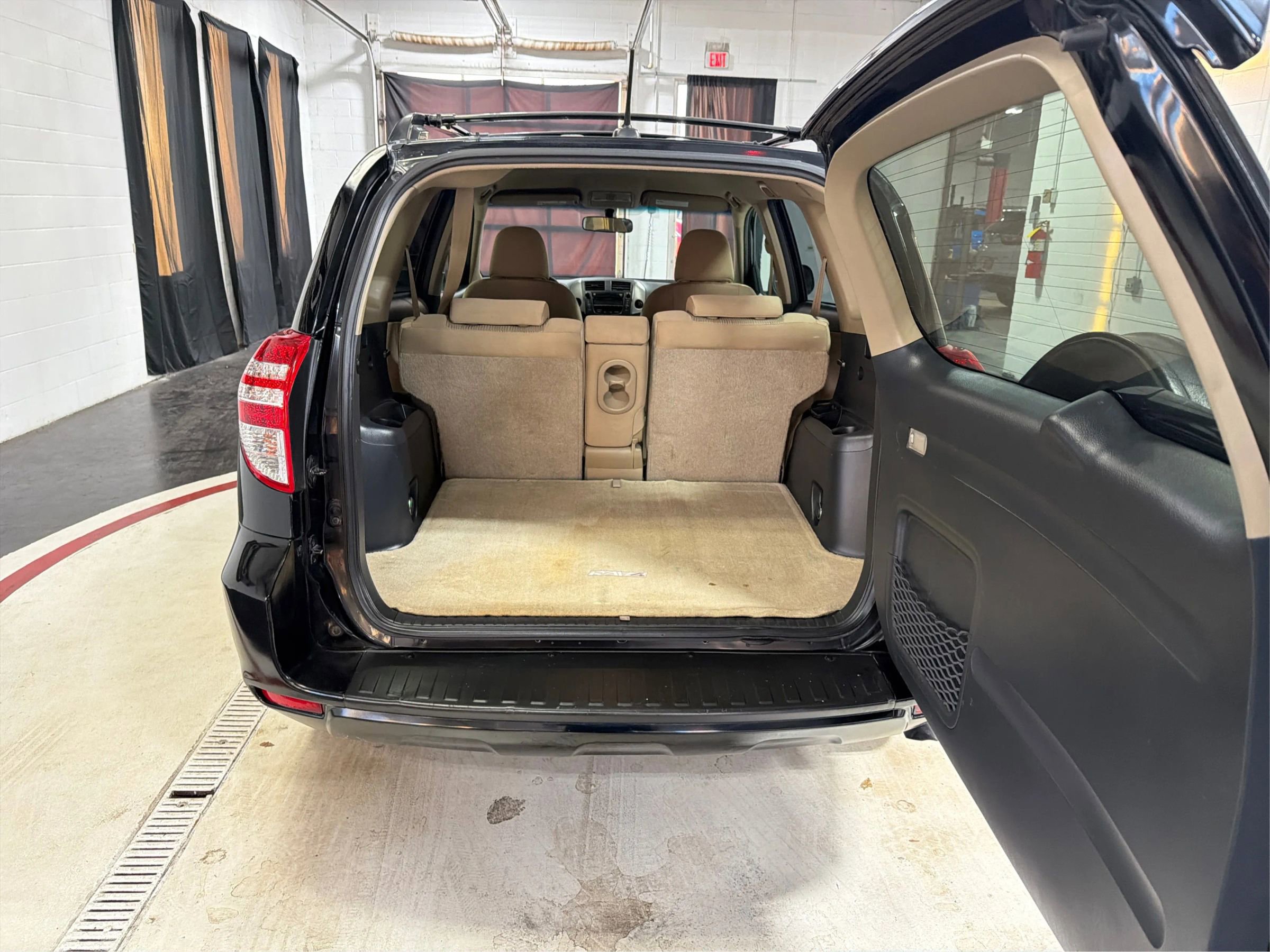 Used 2010 Toyota RAV4 4WD image 12