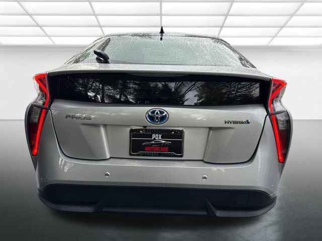 Used 2018 Toyota Prius Three Touring FWD image 4