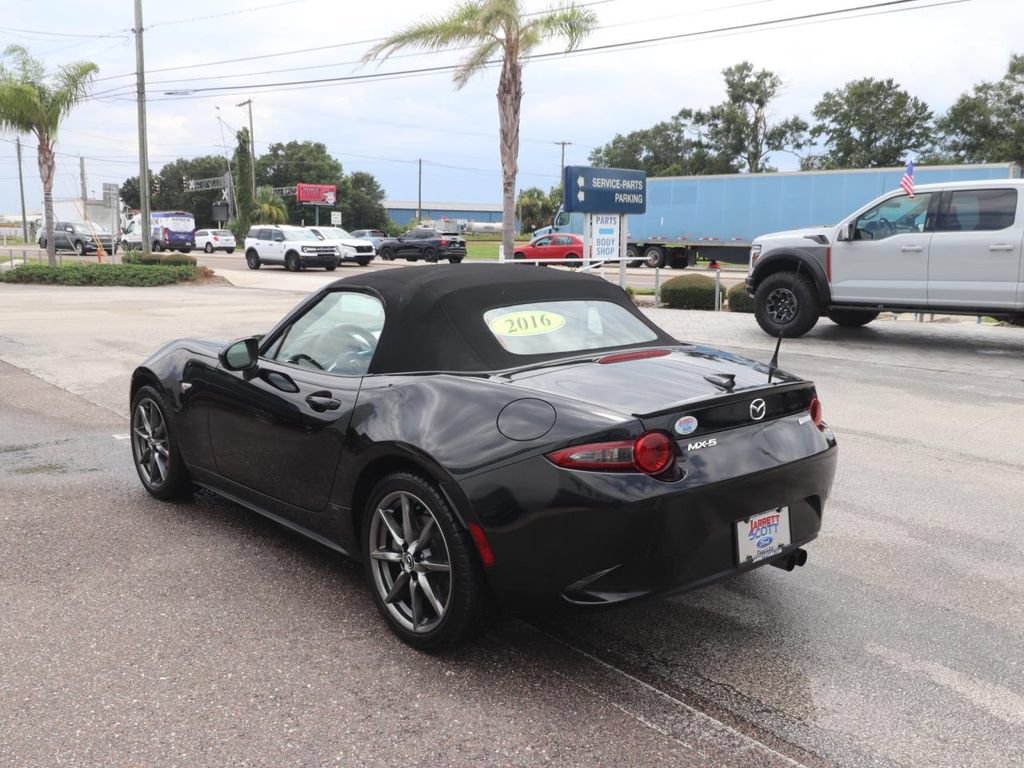 Used 2016 MAZDA MX-5 Miata Grand Touring RWD image 9