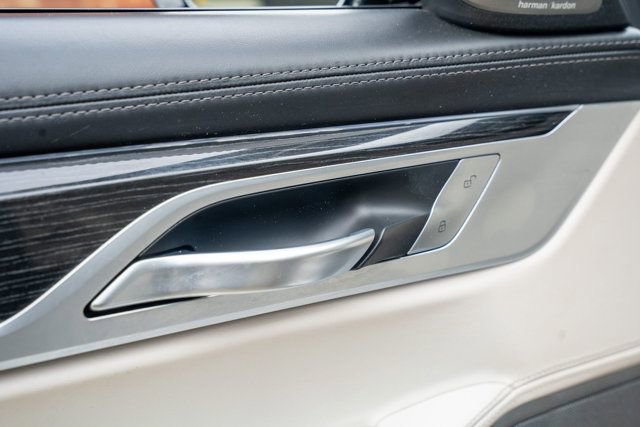 Used 2019 BMW 740i w/ Executive Package RWD image 52