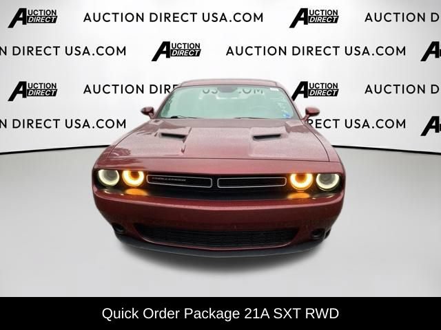 Used 2019 Dodge Challenger SXT RWD image 2