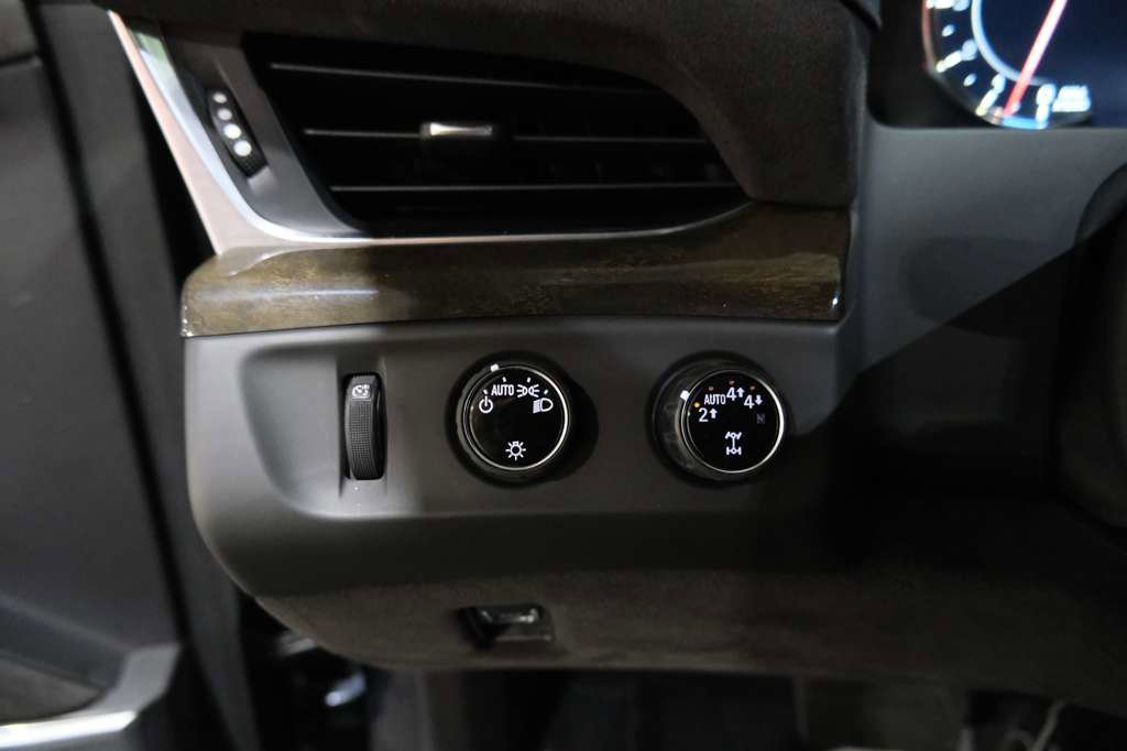 Used 2020 Cadillac Escalade ESV Platinum AWD/4WD image 40