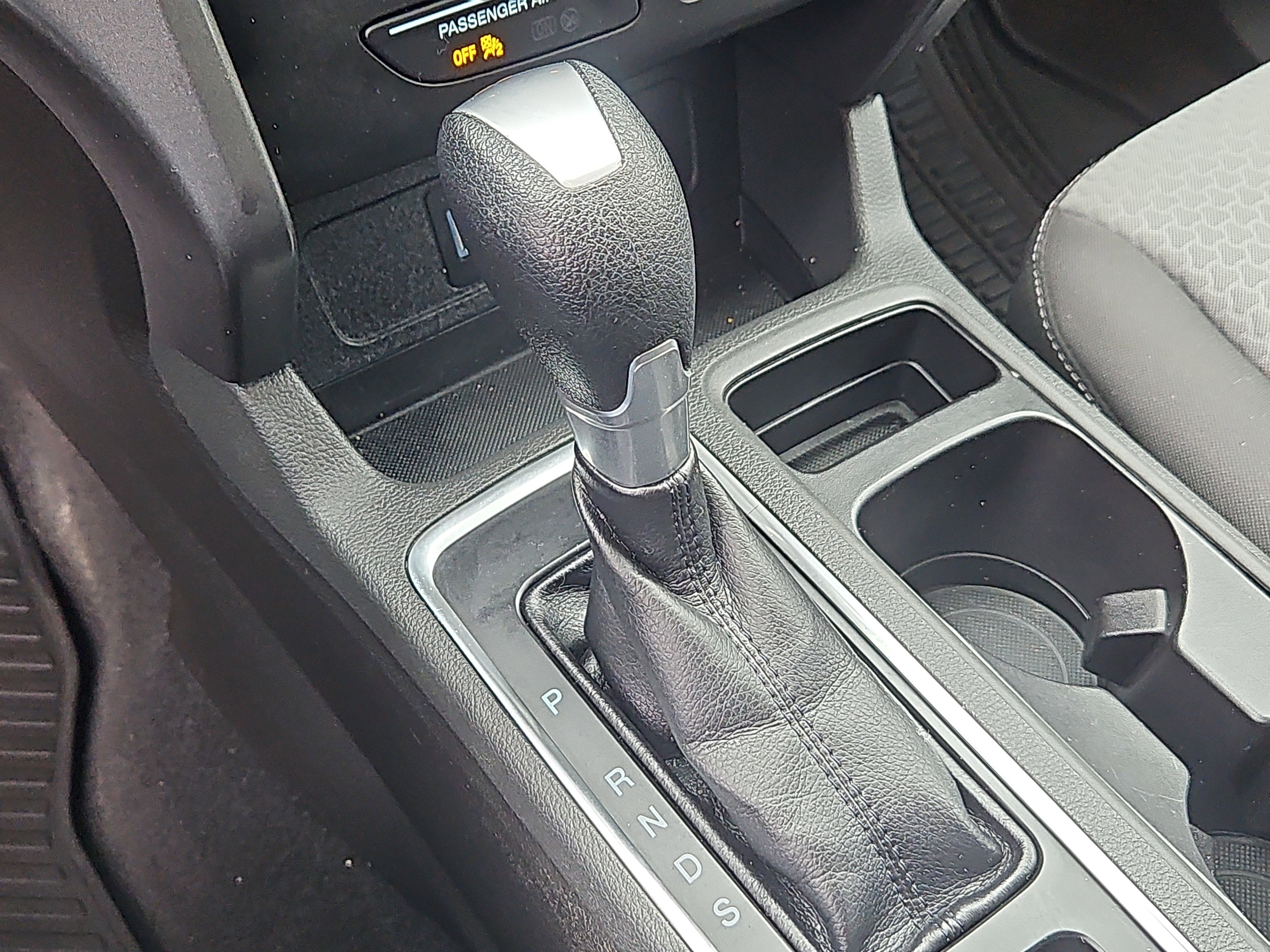 Used 2017 Ford Escape SE w/ SE Cold Weather Package AWD/4WD image 17