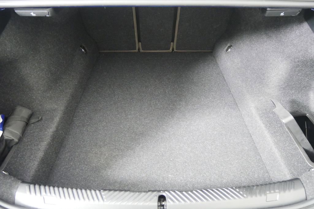 Certified 2025 BMW 530i image 17