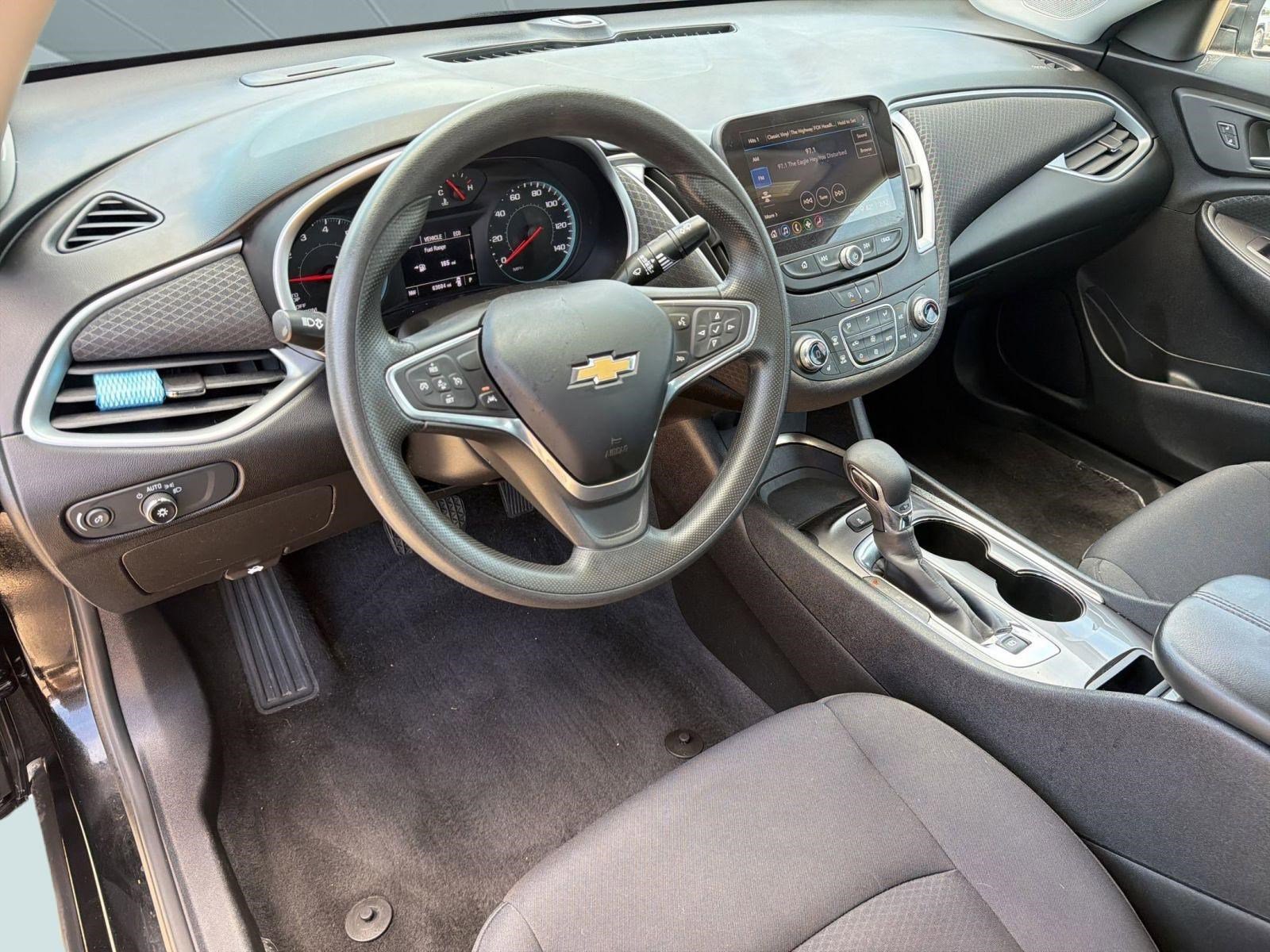 Used 2023 Chevrolet Malibu LT w/ Driver Confidence Package FWD image 4