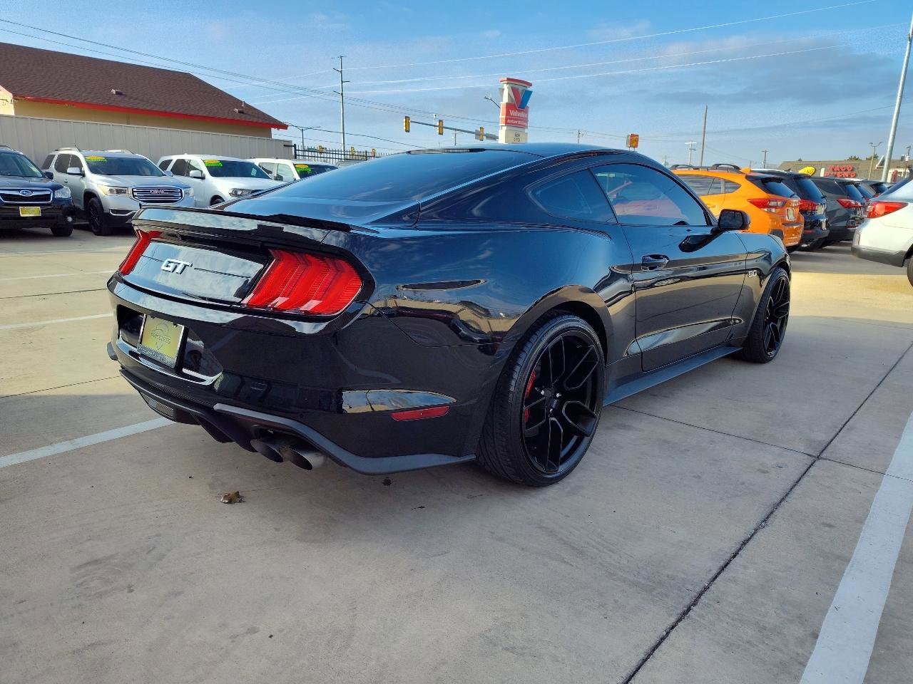 Used 2018 Ford Mustang GT RWD image 5