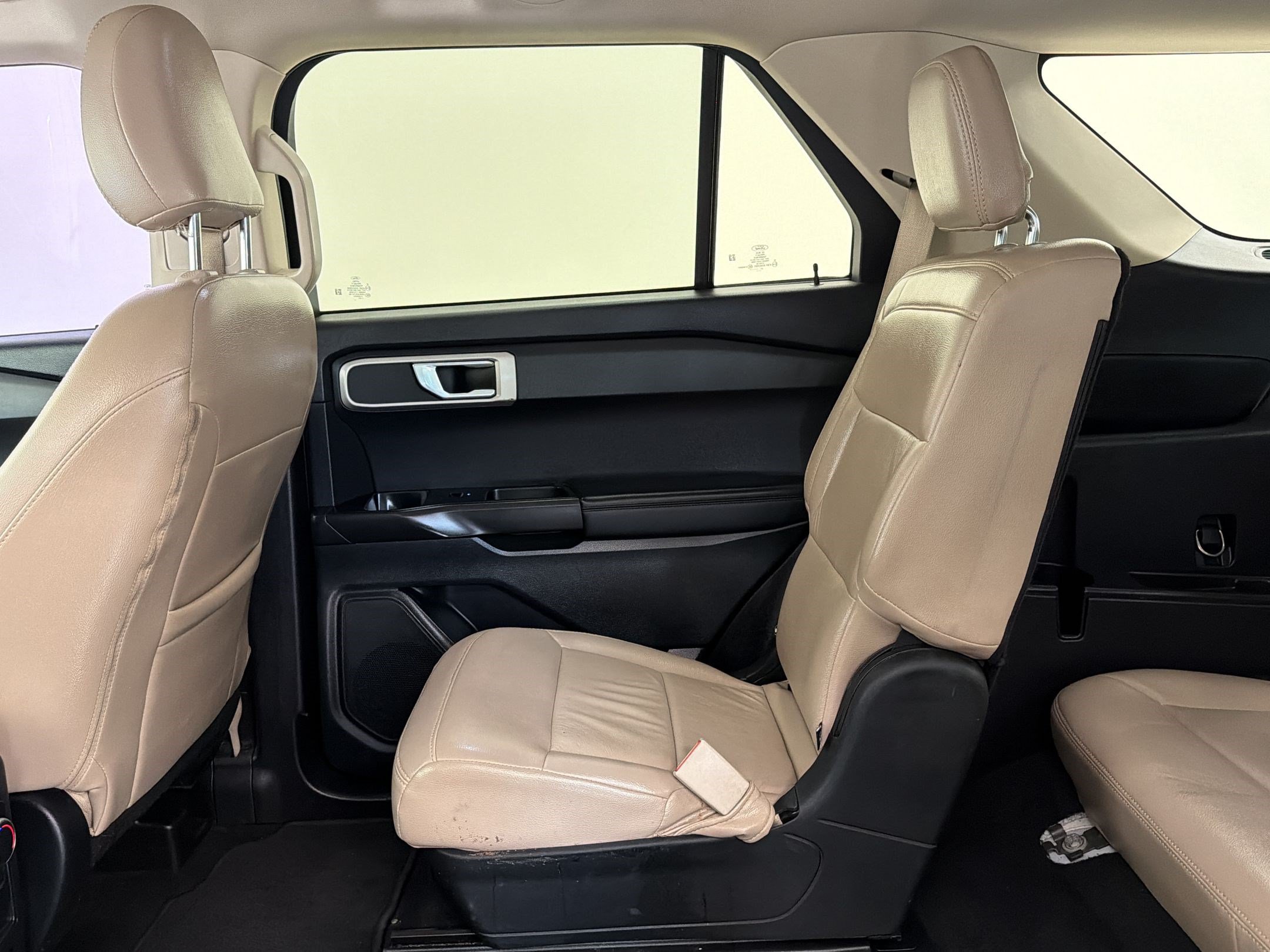 Certified 2021 Ford Explorer 2WD image 27