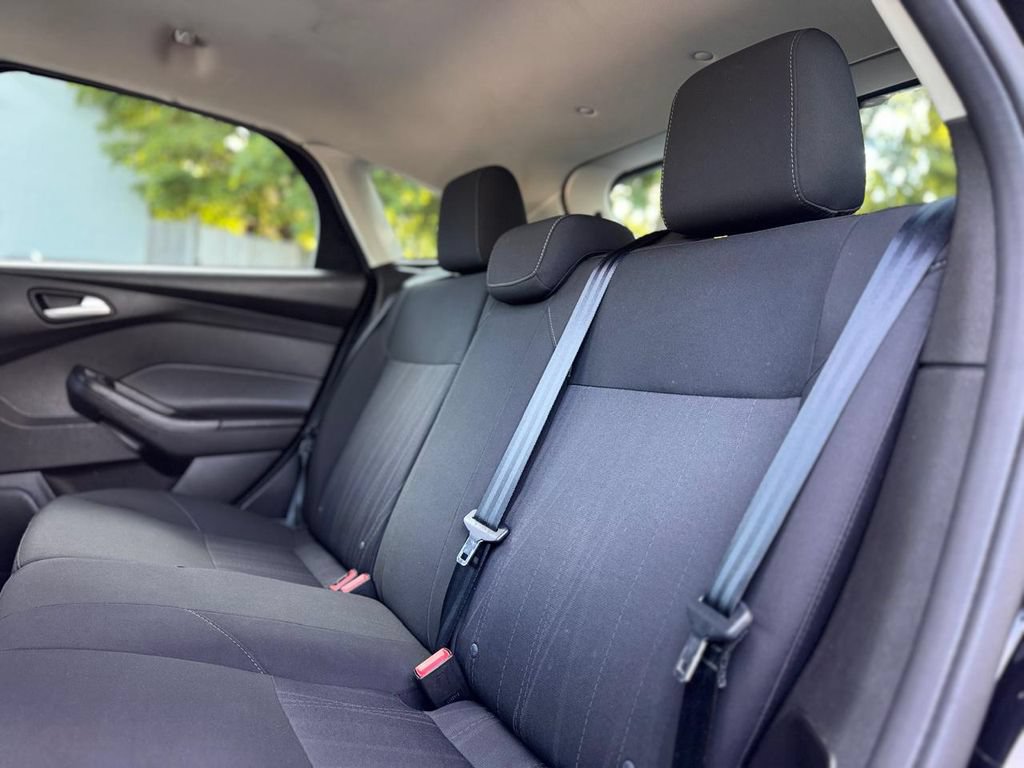 Used 2016 Ford Focus SE FWD image 21