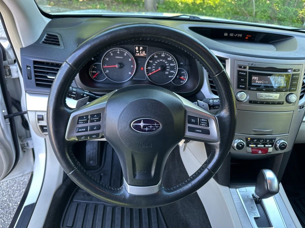 Used 2013 Subaru Outback 2.5i Premium w/ All-Weather Pkg AWD/4WD image 15