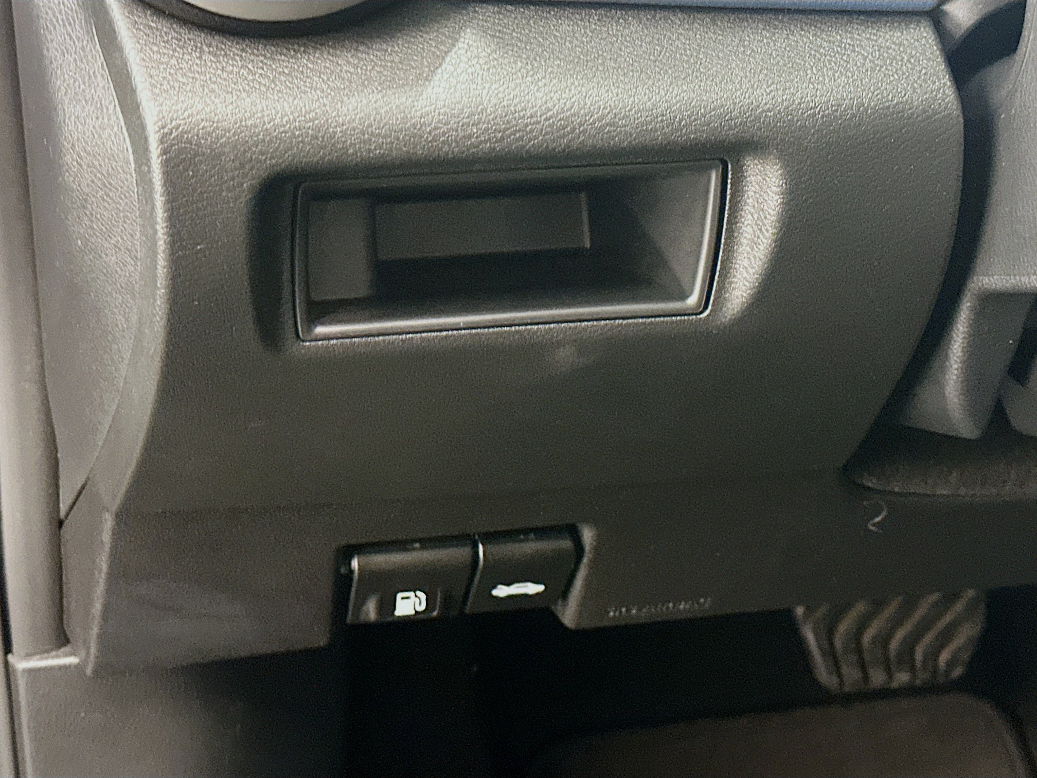 Used 2025 Nissan Versa SV FWD image 17
