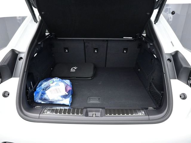 New 2026 Porsche Macan Turbo Electric AWD/4WD image 16