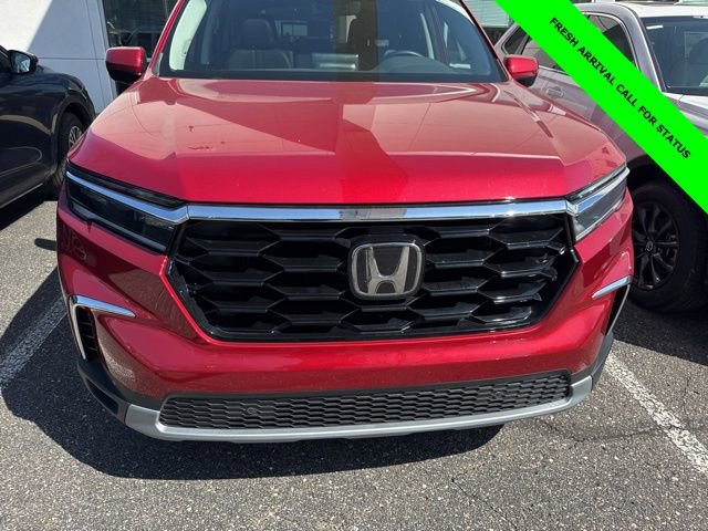 Certified 2025 Honda Pilot Touring image 2