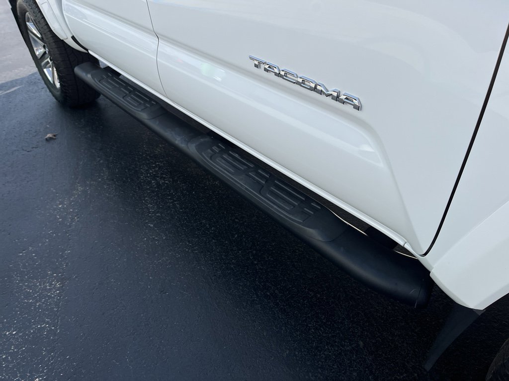 Used 2017 Toyota Tacoma Limited image 30