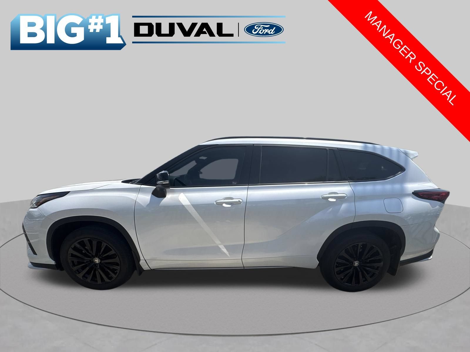 Used 2023 Toyota Highlander XSE FWD image 3