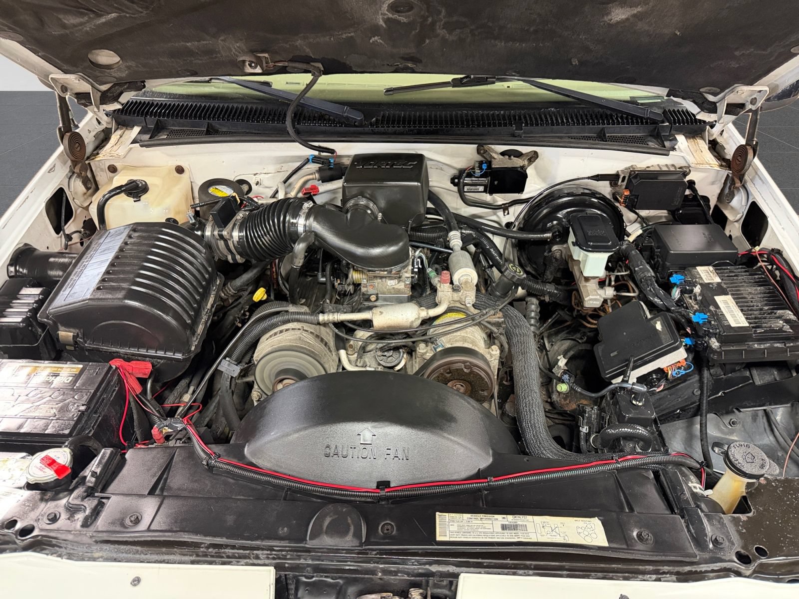 Used 2000 Cadillac Escalade 4WD image 27