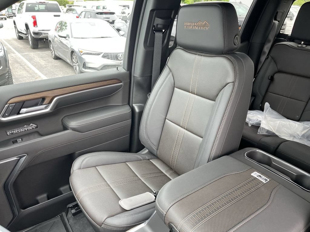 New 2026 Chevrolet Silverado 1500 High Country w/ Midnight Edition AWD/4WD image 24