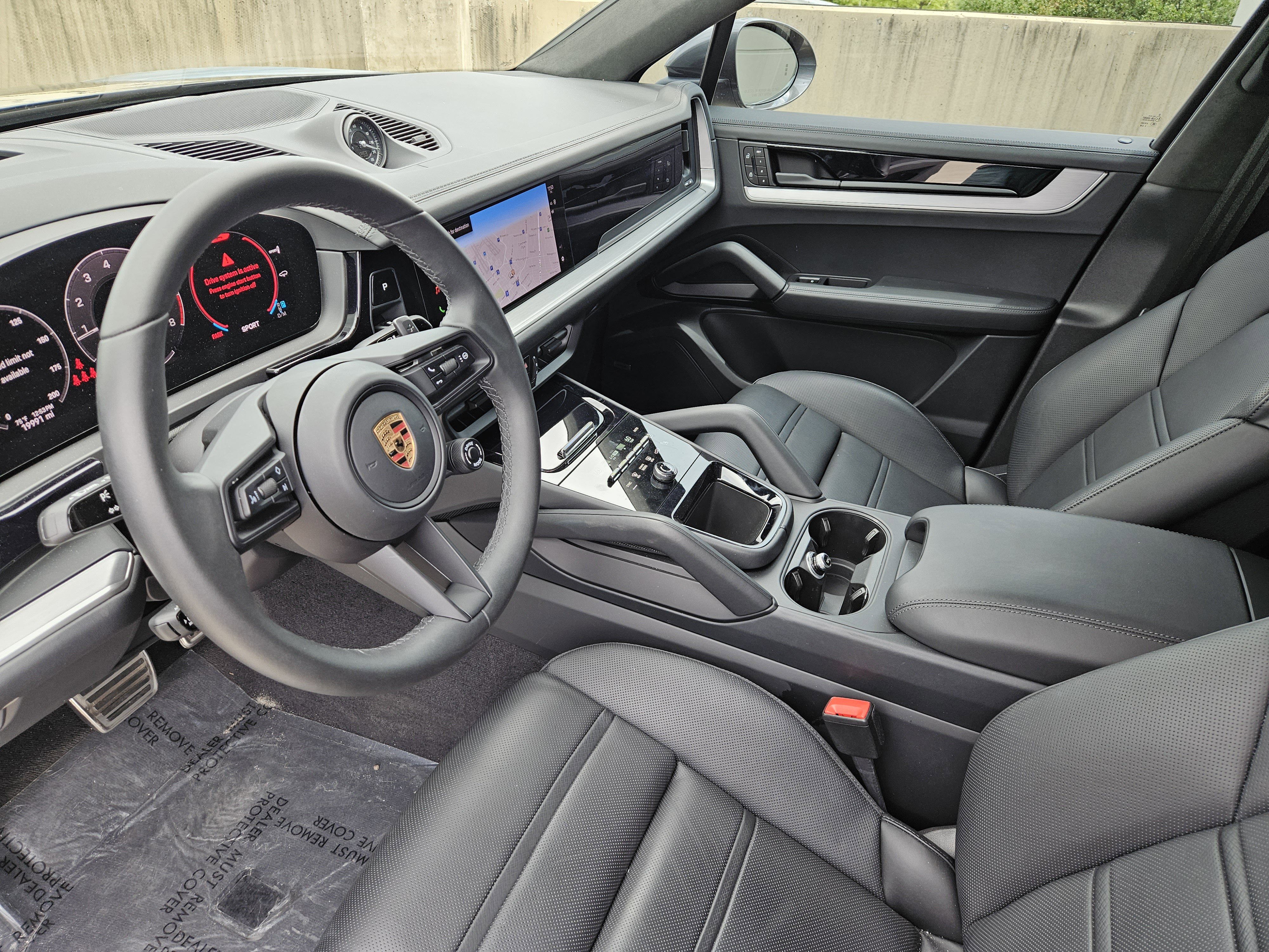 Certified 2024 Porsche Cayenne S image 4