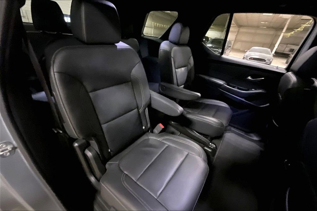 Used 2023 Chevrolet Traverse LT w/ LT Premium Package image 25