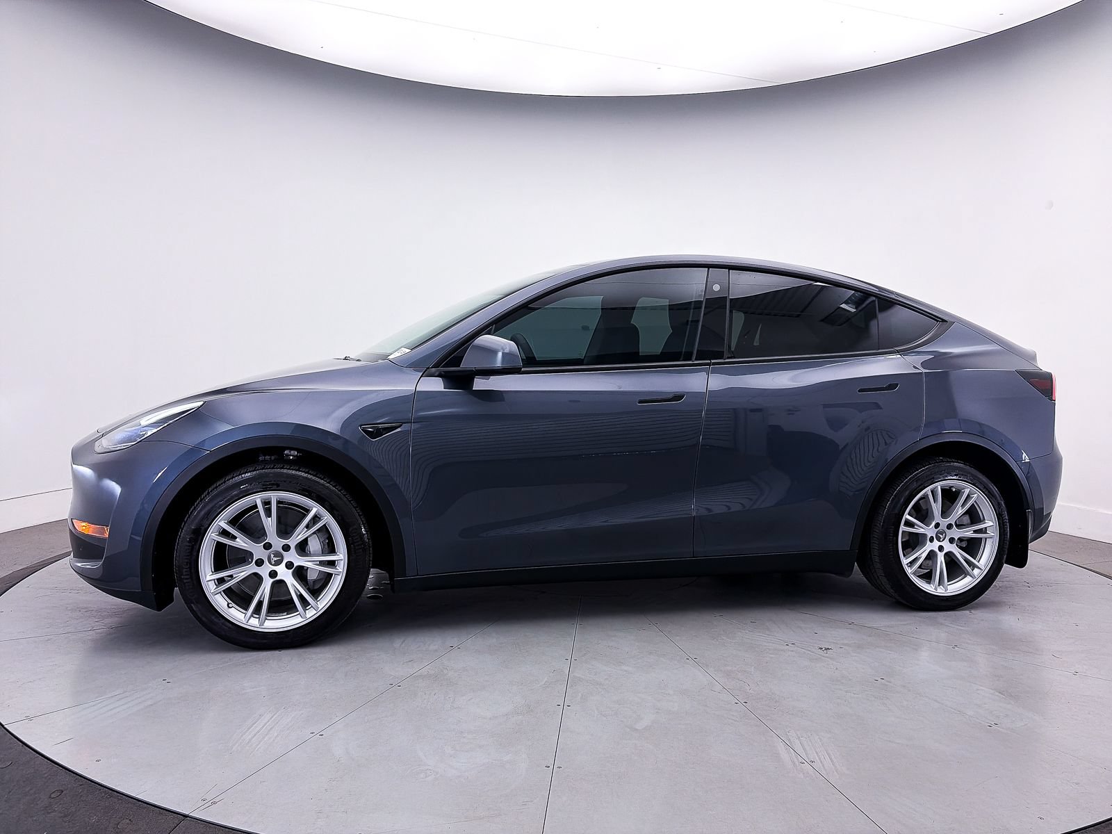 Used 2023 Tesla Model Y Long Range AWD/4WD image 36