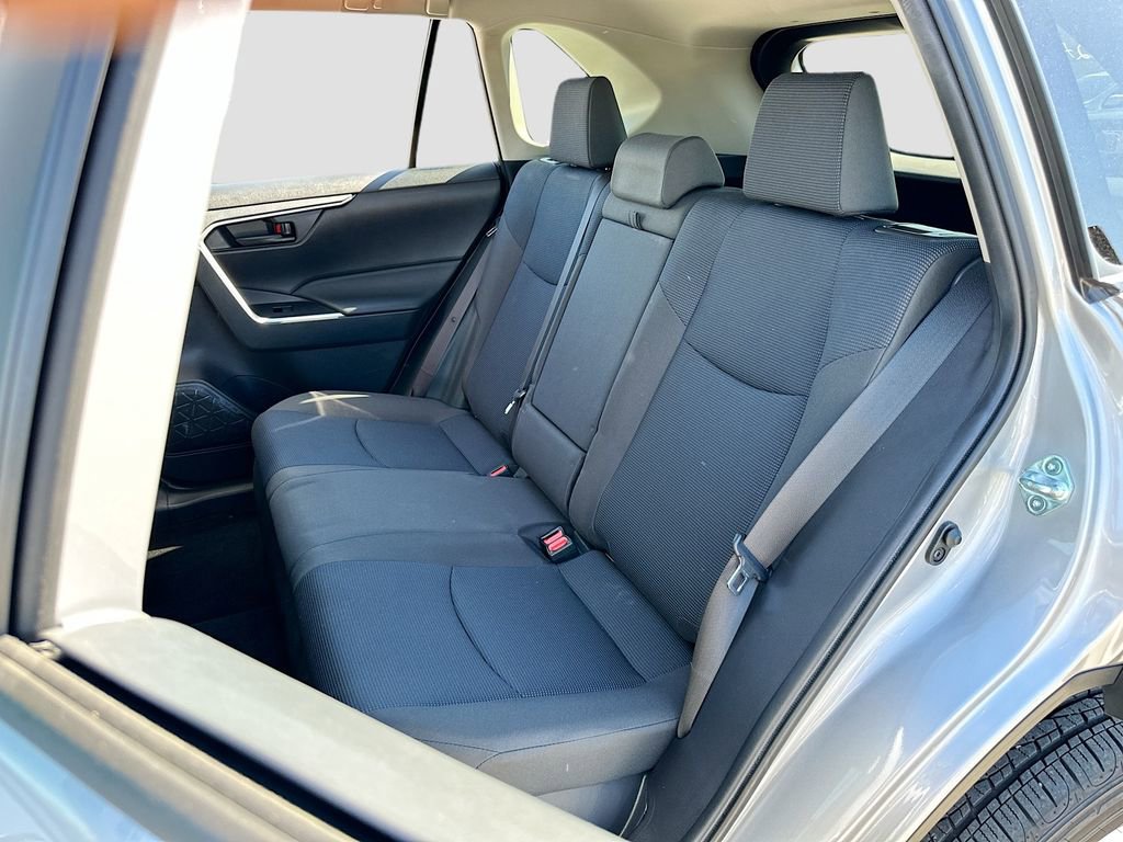 Used 2019 Toyota RAV4 LE w/ Carpet Mat Package AWD/4WD image 22