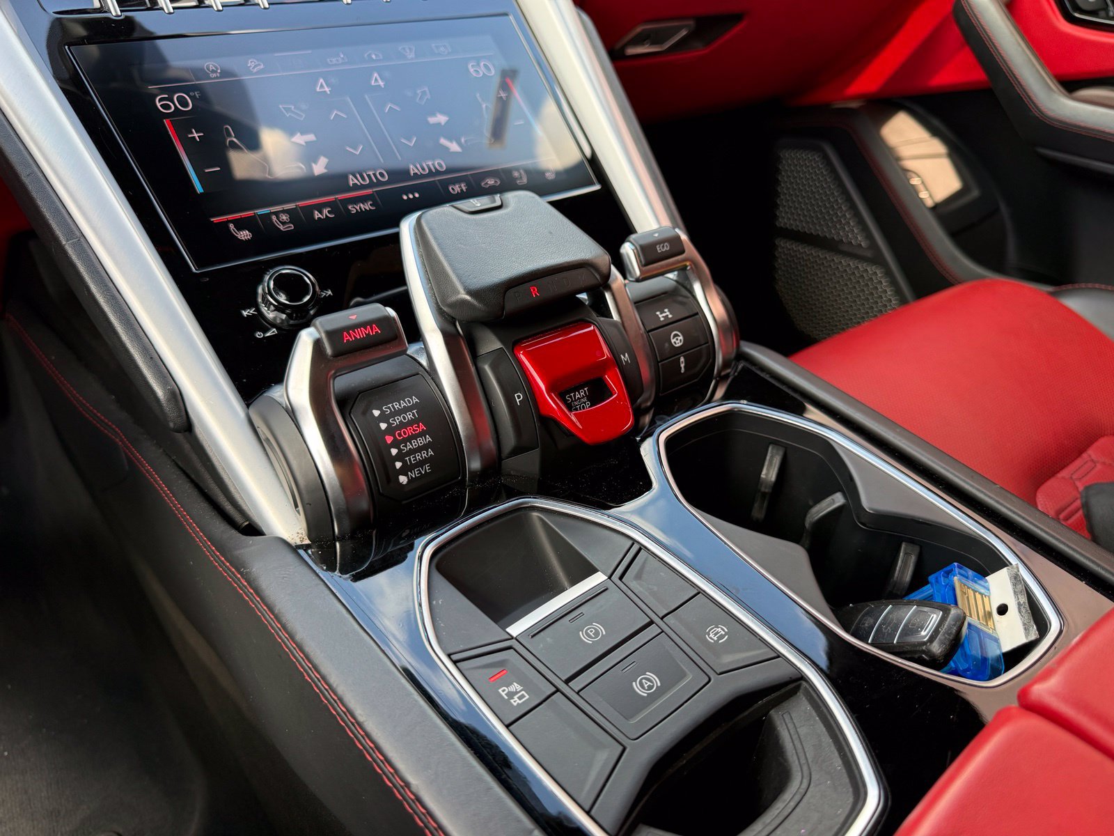Used 2019 Lamborghini Urus AWD/4WD image 31