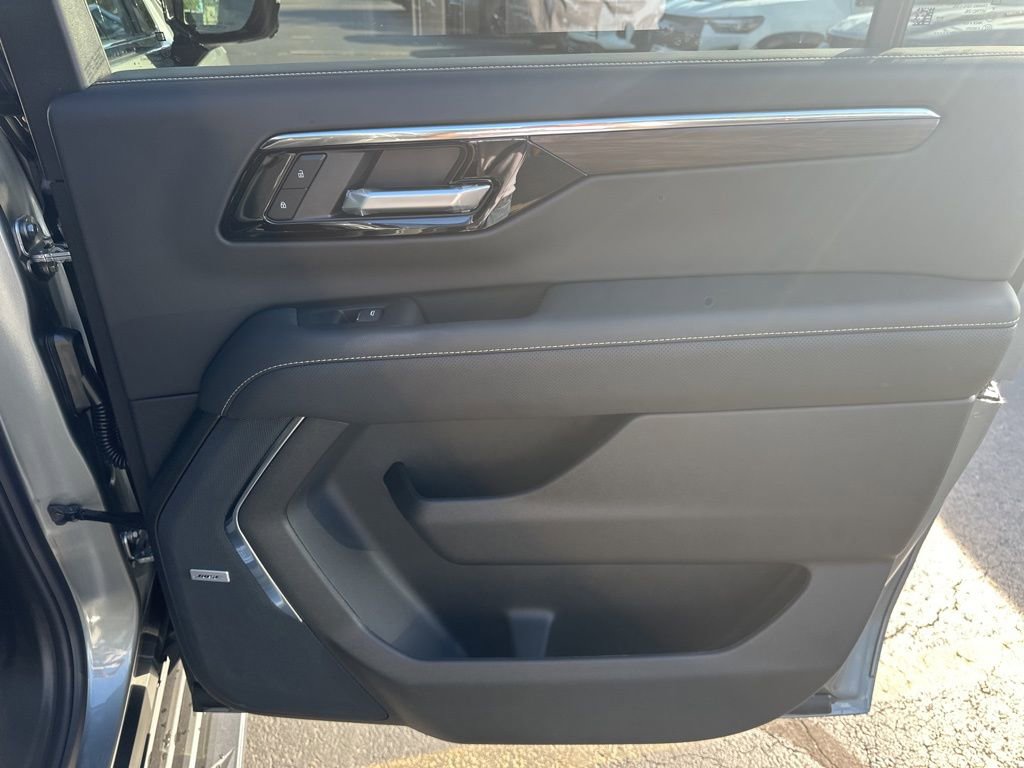 New 2026 Chevrolet Suburban Premier w/ Sun And Tow Package image 38