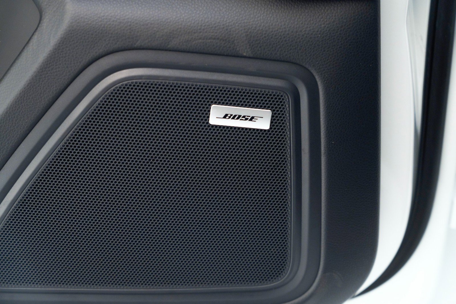 Certified 2026 Porsche Macan Turbo image 26