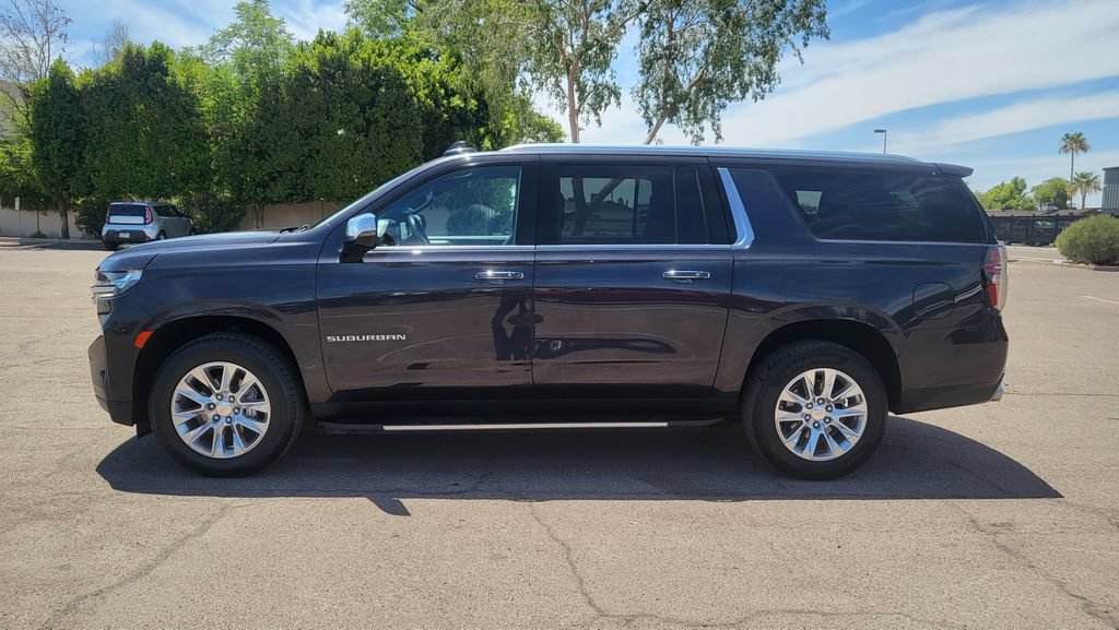 Used 2023 Chevrolet Suburban Premier AWD/4WD image 5