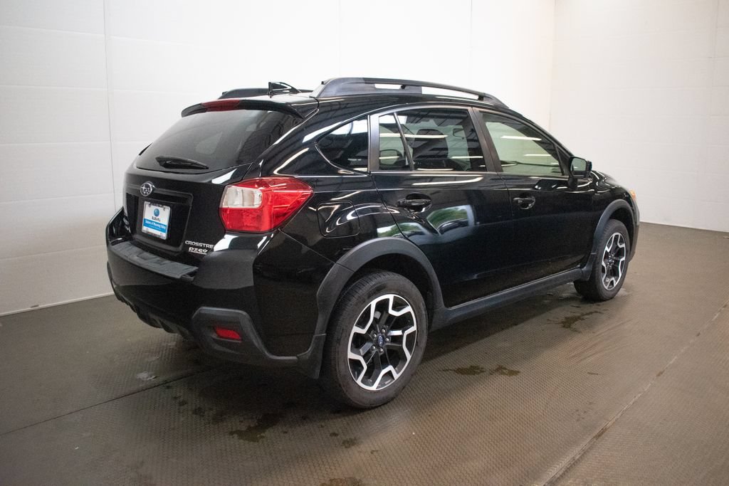 Used 2017 Subaru Crosstrek 2.0i Premium AWD/4WD image 4