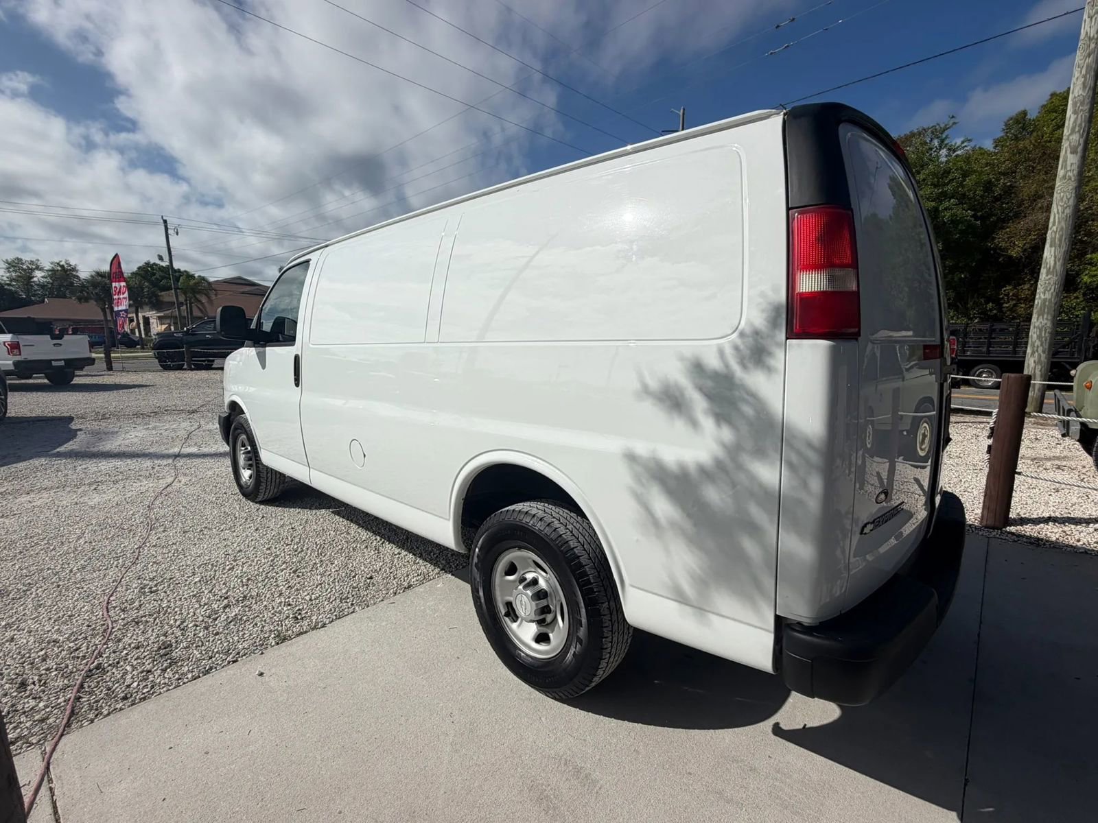 Used 2018 Chevrolet Express 2500 image 5