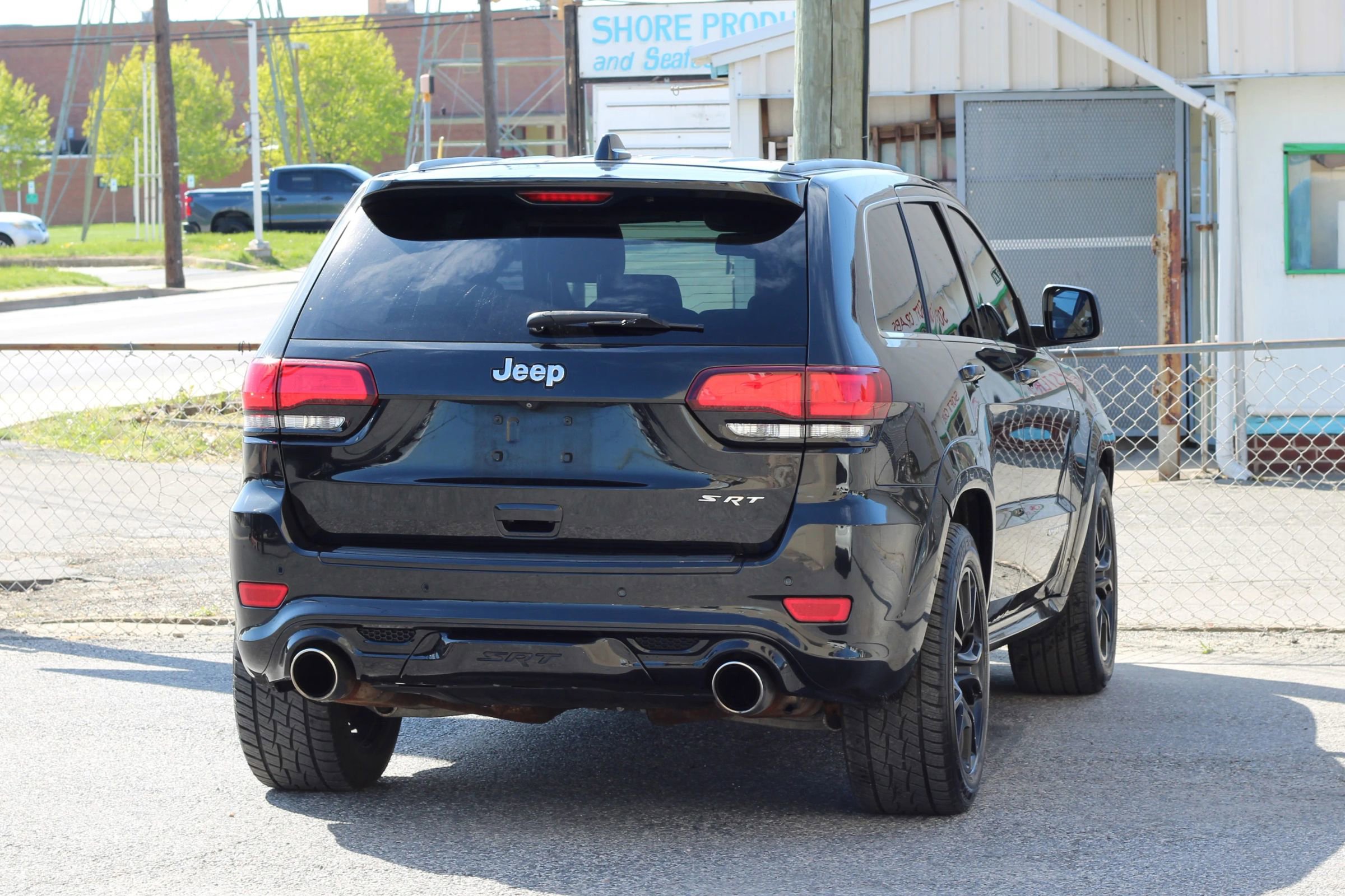 Used 2015 Jeep Grand Cherokee SRT w/ Luxury Group II AWD/4WD image 8