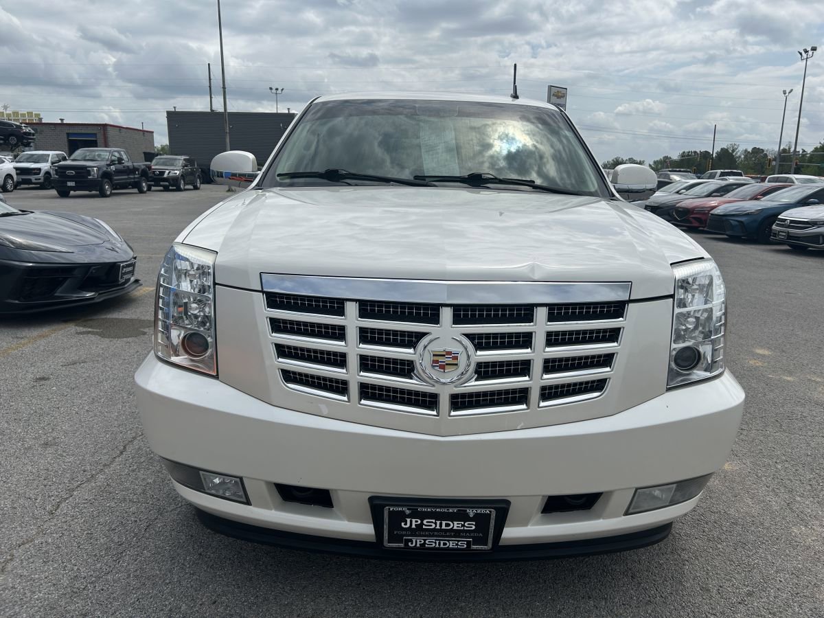 Used 2014 Cadillac Escalade Luxury RWD image 7