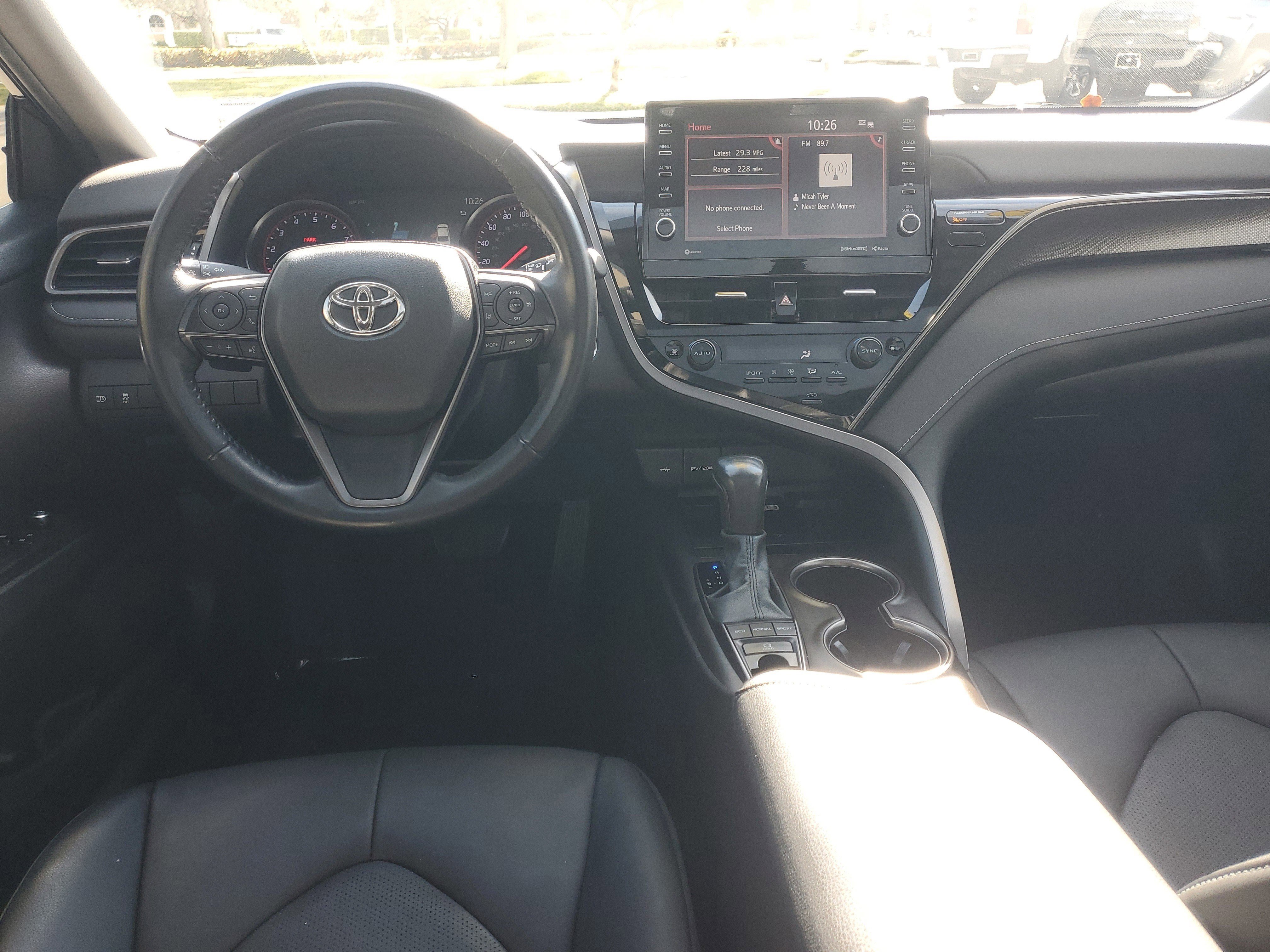 Used 2022 Toyota Camry XSE image 10