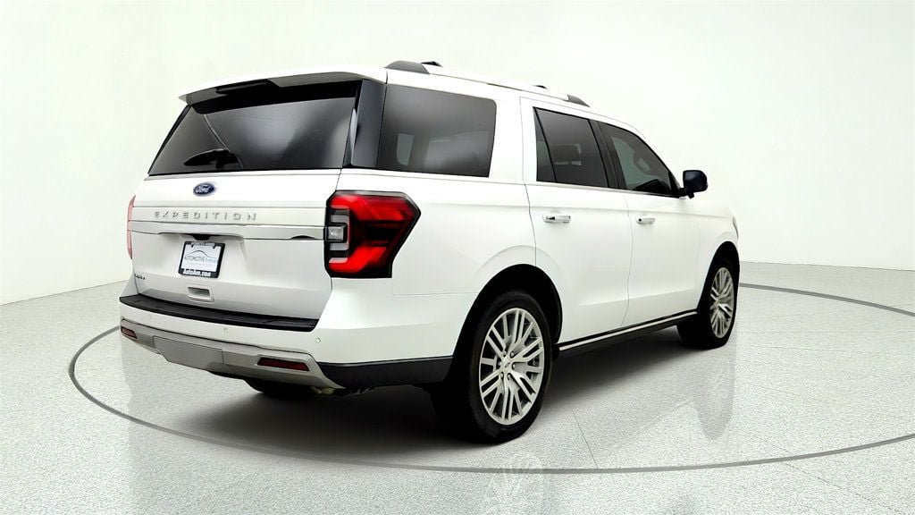 Used 2022 Ford Expedition Limited AWD/4WD image 5