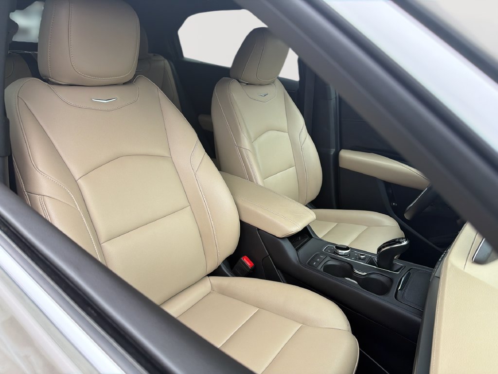 Certified 2024 Cadillac XT4 Luxury w/ Cold Weather Package FWD image 25